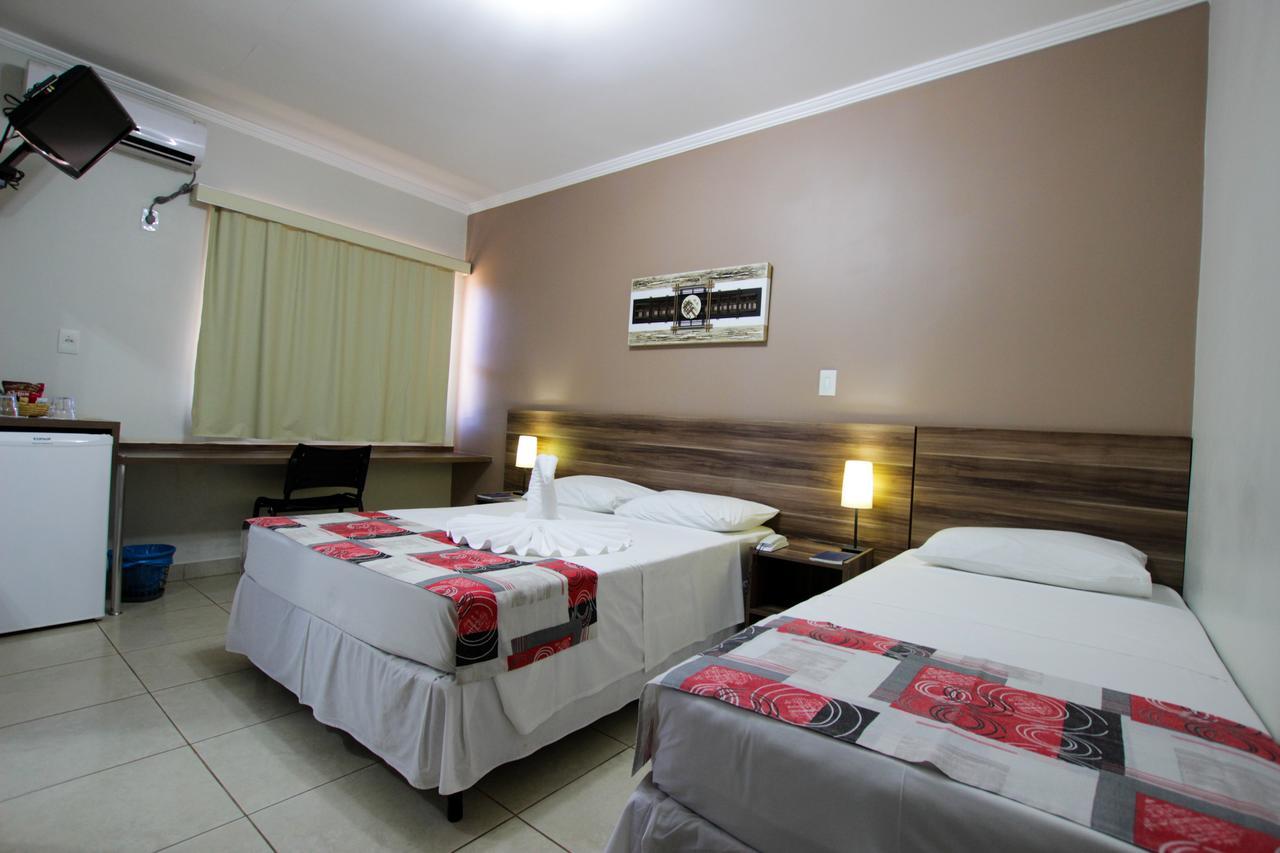 Beira Lago Palace Hotel Morrinhos  Eksteriør billede