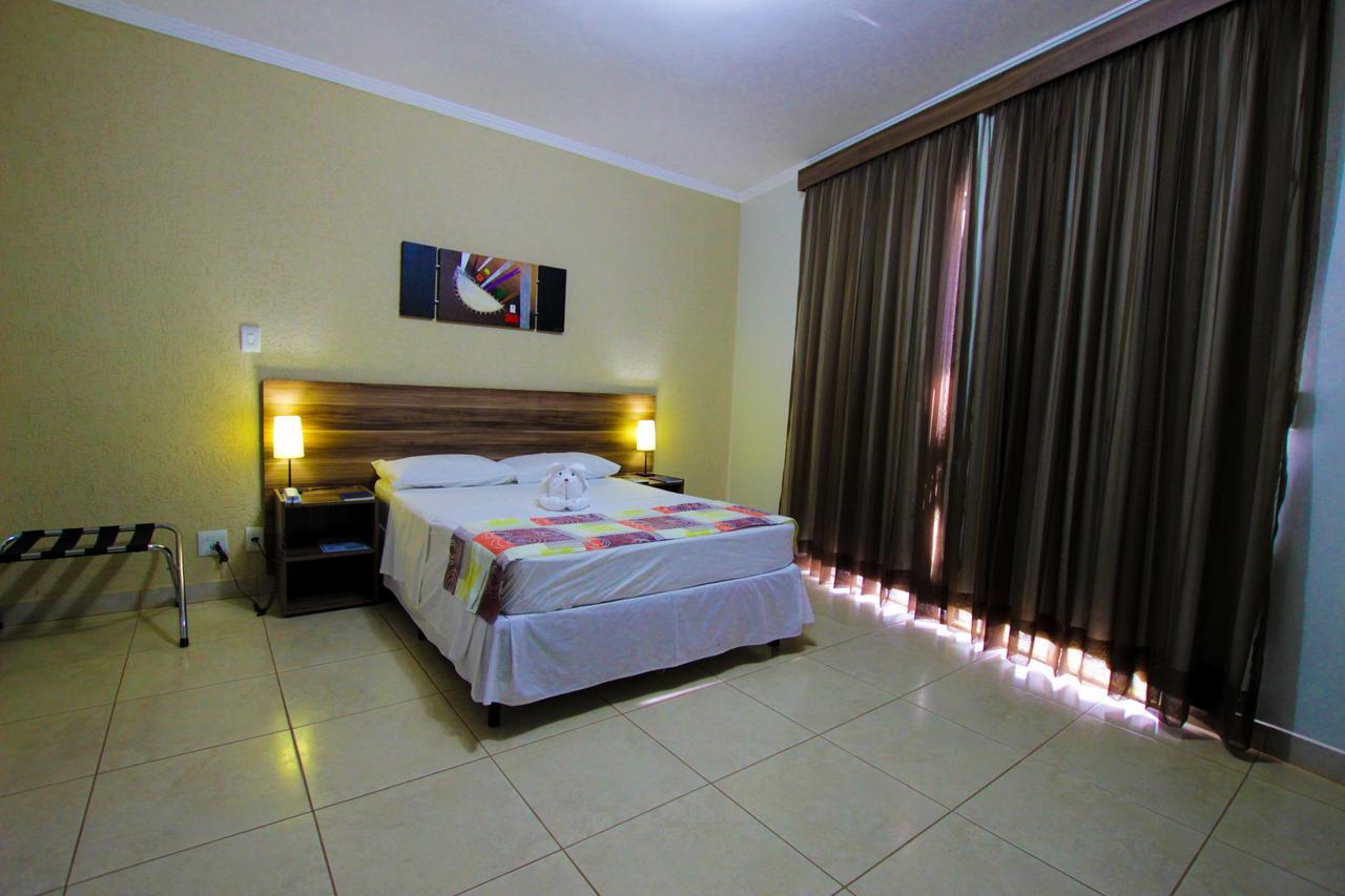 Beira Lago Palace Hotel Morrinhos  Eksteriør billede