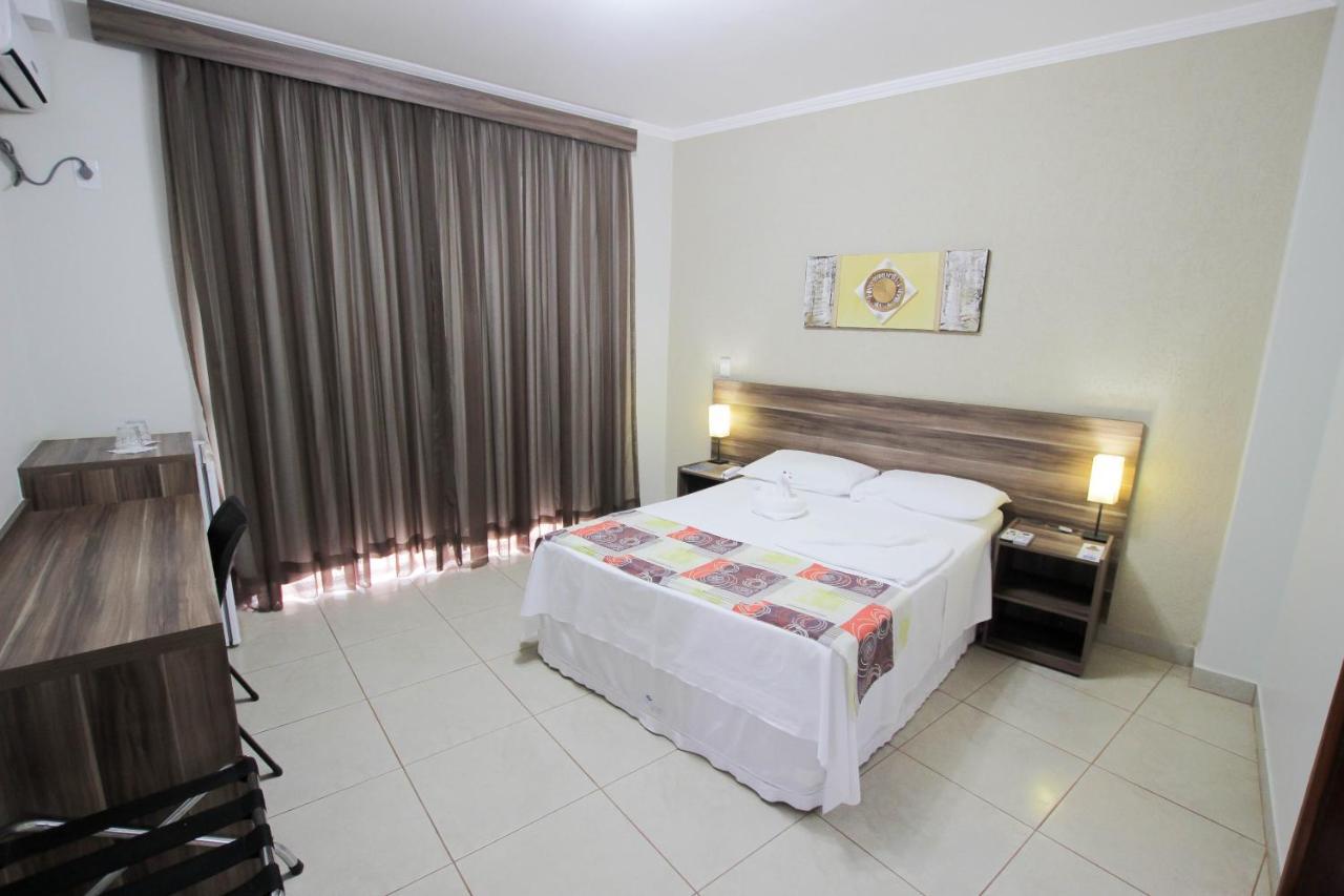 Beira Lago Palace Hotel Morrinhos  Eksteriør billede